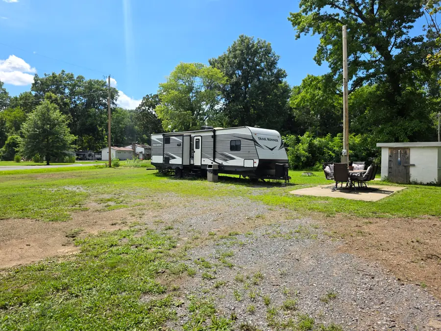 31 E 1st Street, Gilbertsville, KY 42044 - #2