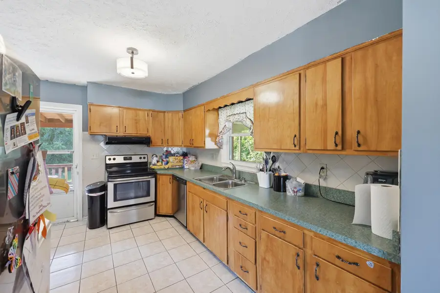 216 Rancho Drive, Frankfort, KY 40601 - #3