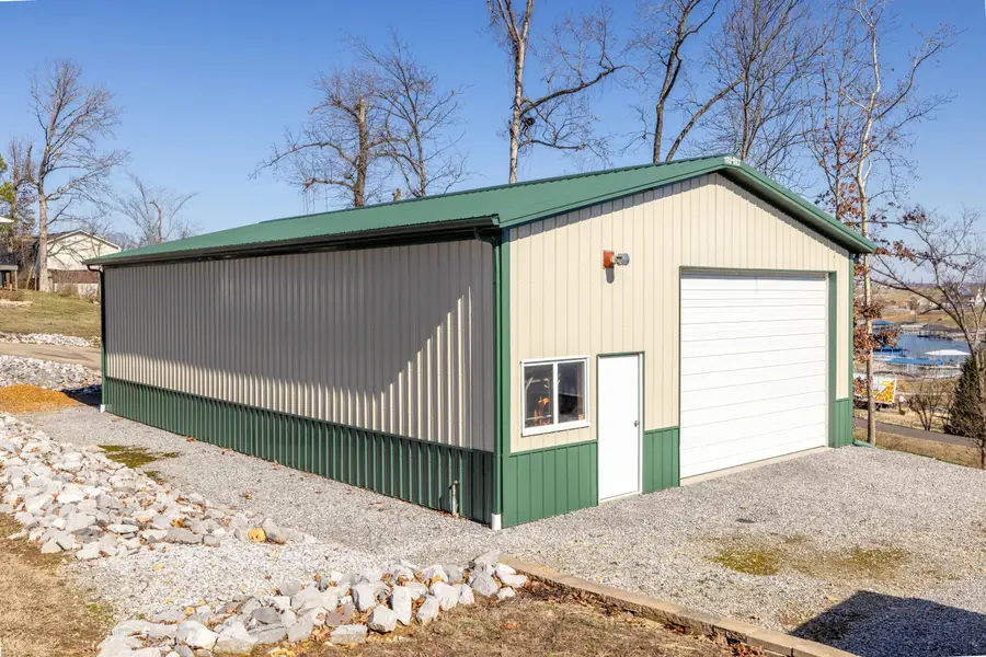 400 Cambridge Shores Drive, Gilbertsville, KY 42044 - #2