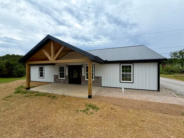 111 Crestview Lane, Cadiz, KY 42211