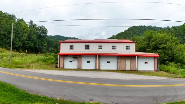 2085 Ky 718, Walker, KY 40997