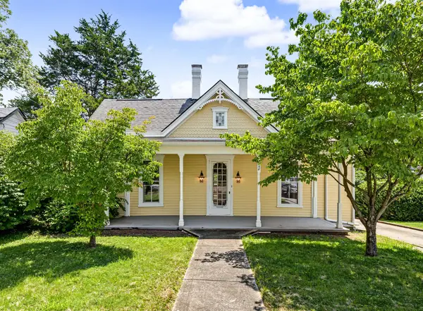 208 S Winter Street, Midway, KY 40347