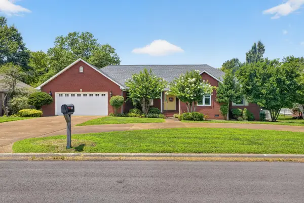 1304 Larkspur Drive, Murray, KY 42071