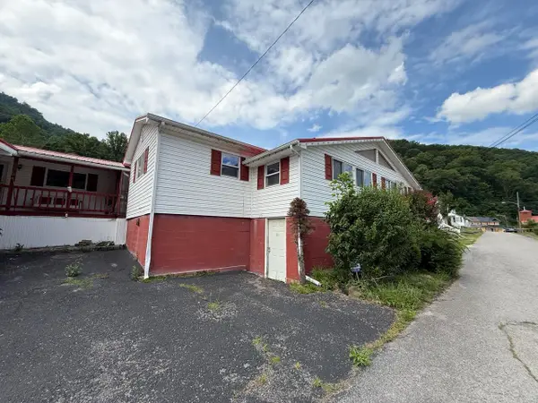 432 First Street, Lynch, KY 40855