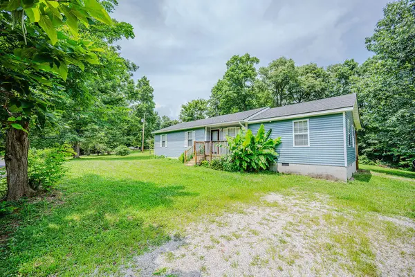 995 Cobhill Road, Irvine, KY 40336