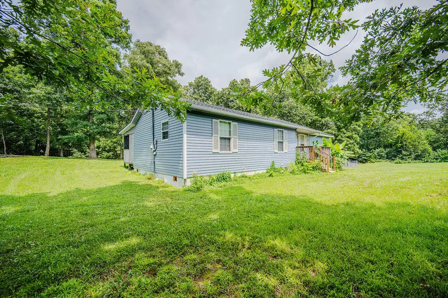 995 Cobhill Road, Irvine, KY 40336 - #3