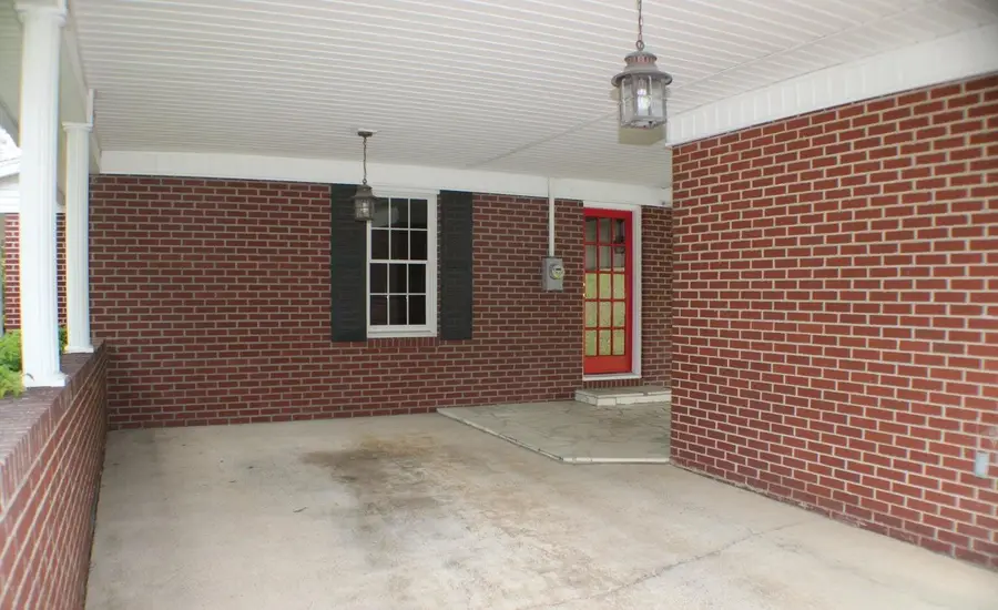 113 Hollywood Drive, Middlesboro, KY 40965 - #2