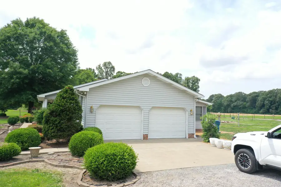 6035 Cunningham Road, West Paducah, KY 42086 - #2