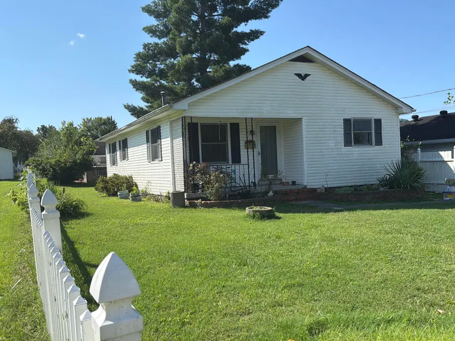 124 Kentucky Avenue, Irvine, KY 40336 - #2