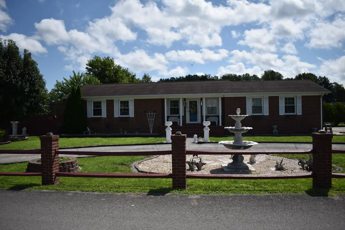 926 Doncaster Avenue, Middlesboro, KY 40965 - #1