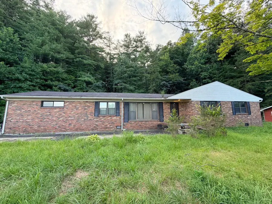 8683 U.s. 119, Calvin, KY 40813 - #2