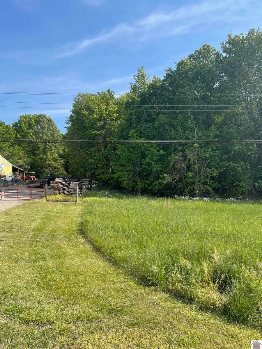 3911 U.s. 62, Calvert City, KY 42029 - #3