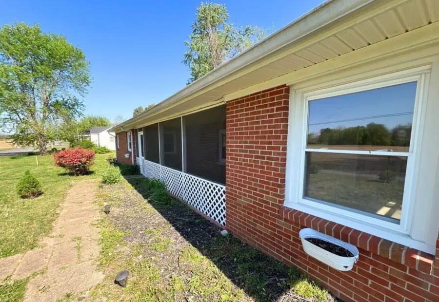 110 W Pierson Street, Fredonia, KY 42411 - #3