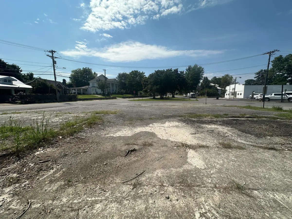 403 E Main Street, Princeton, KY 42445 - #1