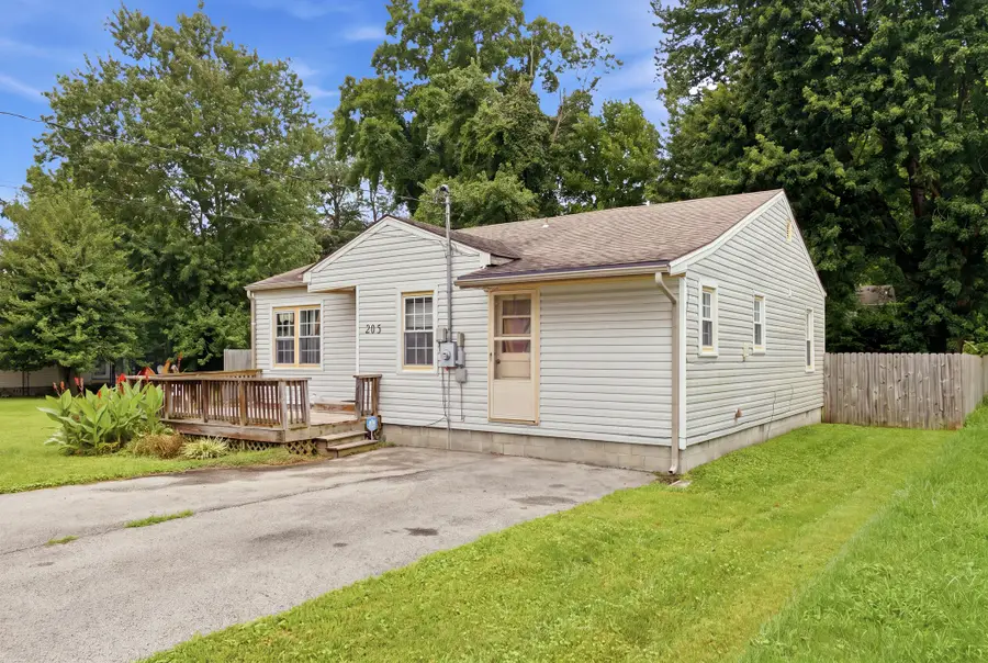 205 Dinsmore Street, Berea, KY 40403 - #3