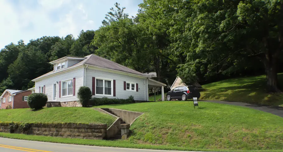 412 Main Street, McKee, KY 40447 - #3