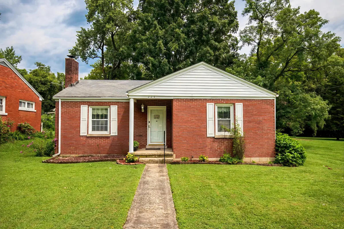 224 E Cross Street, Midway, KY 40347 - #1