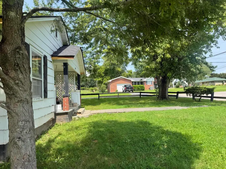 403 Ridgewood Avenue, Monticello, KY 42633 - #2
