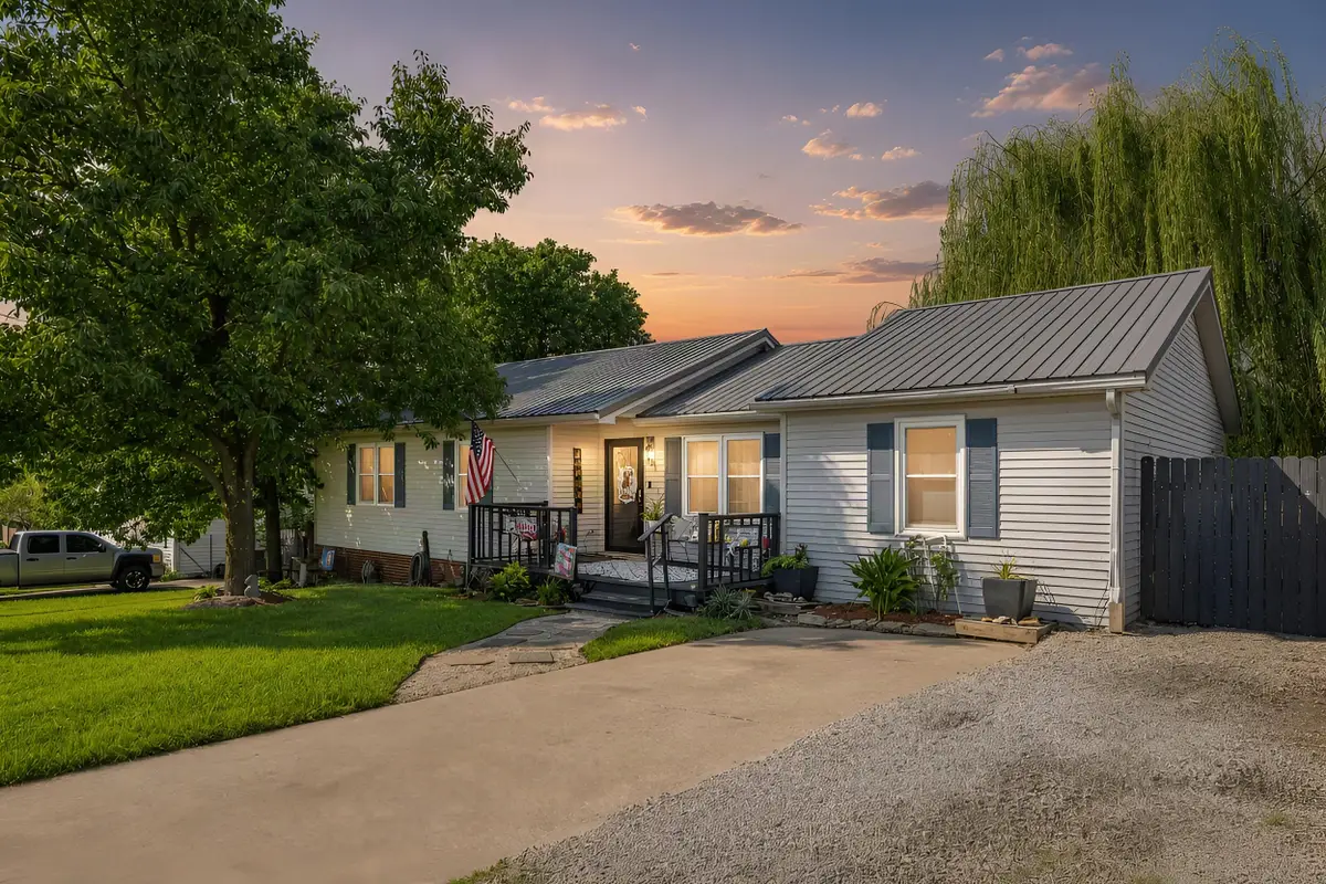 208 Castle Boulevard, Paris, KY 40361 - #1
