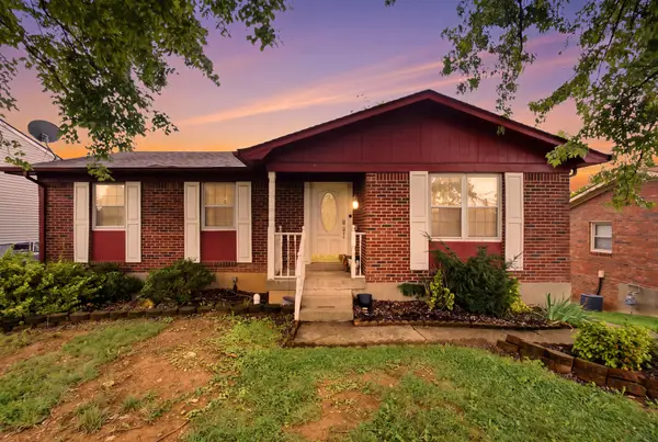 9906 Chapel Hill Road, Louisville, KY 40229