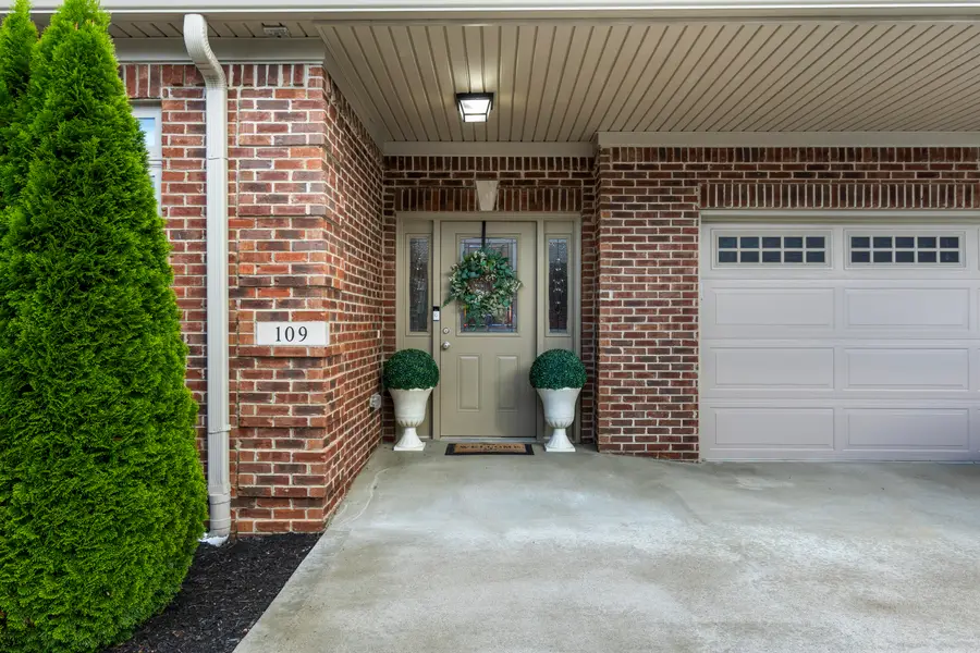 109 Woods Way, Frankfort, KY 40601 - #3