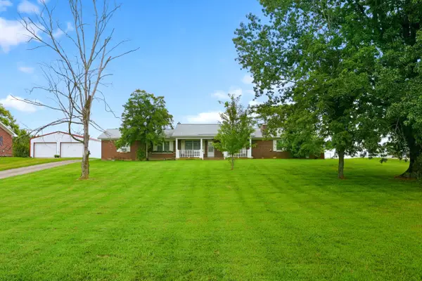 1181 Old Louisville Road, Salvisa, KY 40372