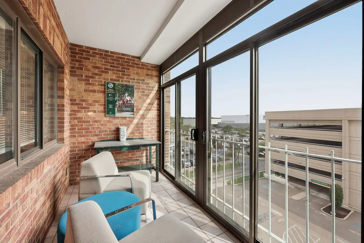 355 S Broadway #303, Lexington, KY 40508 - #1