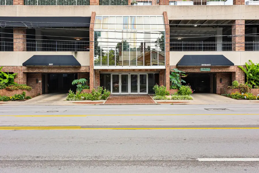355 S Broadway #303, Lexington, KY 40508 - #3
