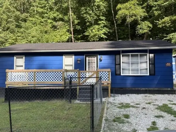 93 Schoolhouse Hollow Road, David, KY 41616