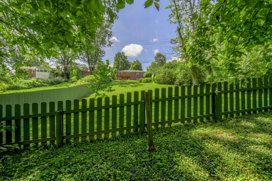 953 Holly Springs Drive, Lexington, KY 40504 - #3