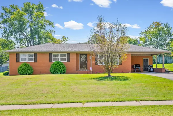 204 Millbrooke Drive, Hopkinsville, KY 42240