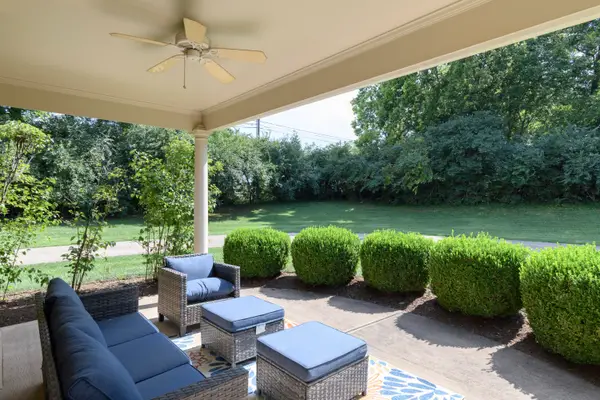 119 Sugartree Lane, Versailles, KY 40383