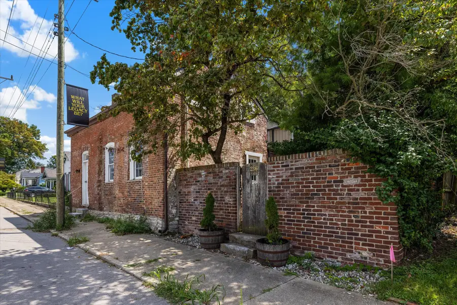 236 Lexington Street, Versailles, KY 40383 - #3