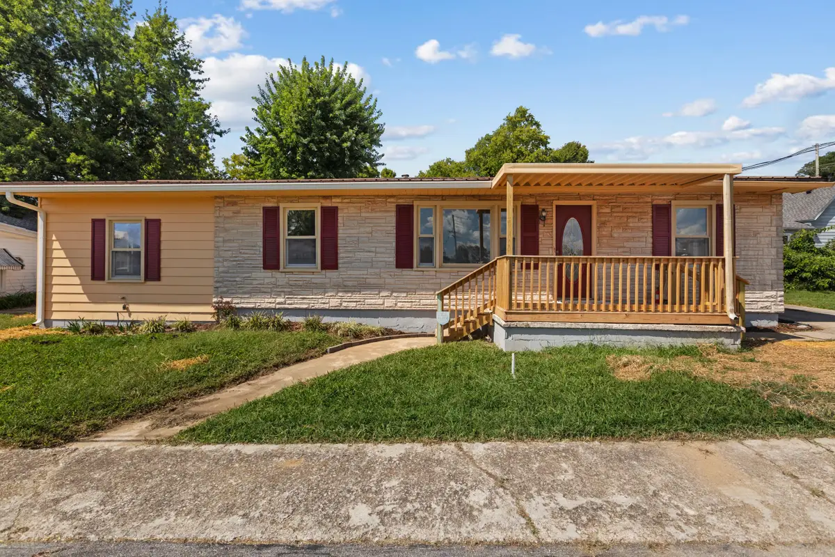 323 1/2 Lincoln Street, Lawrenceburg, KY 40342 - #1