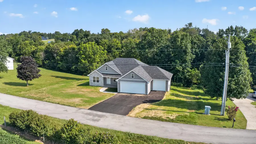231 Lakeland Drive, Harrodsburg, KY 40330 - #2