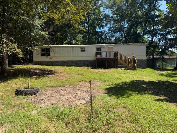 38 Wood Lake Drive, Murray, KY 42071