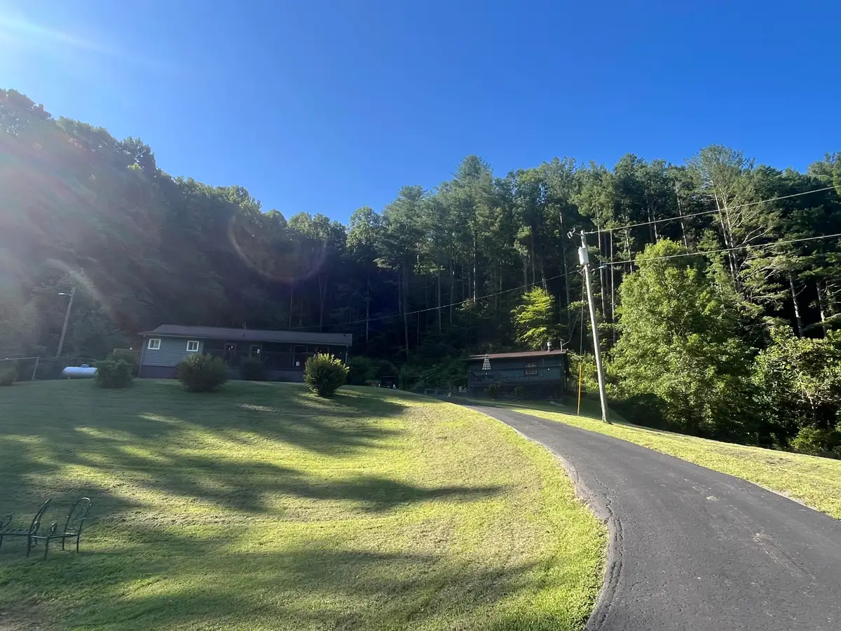 341 Long Branch Right Fork Road, Arjay, KY 40902 - #1