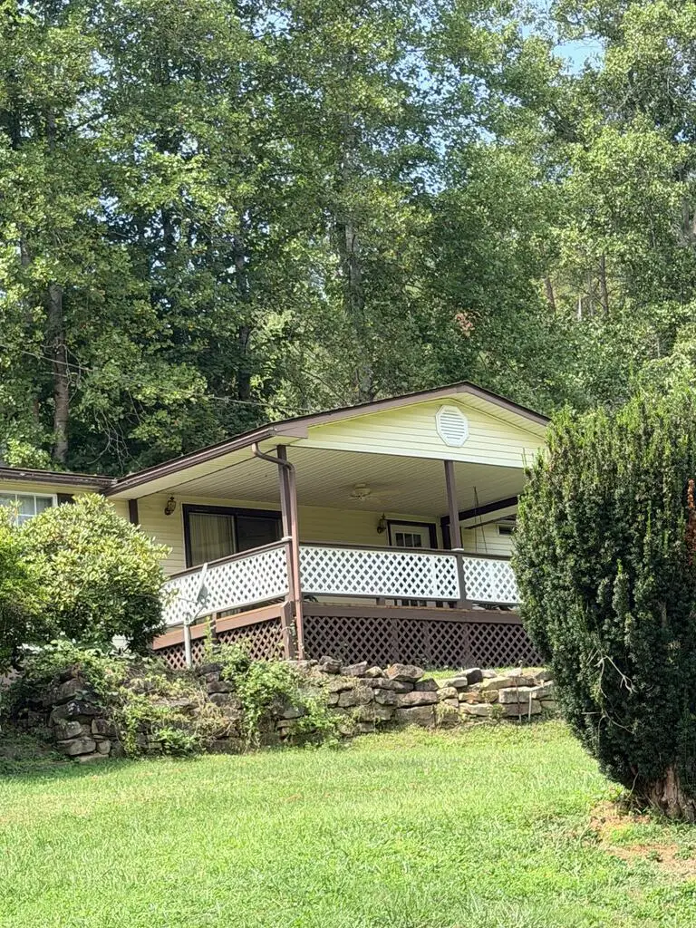 107 Ross Branch, Flatgap, KY 41219 - #2
