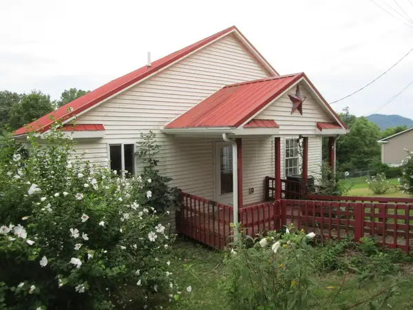 307 Cardinal Court, Irvine, KY 40336