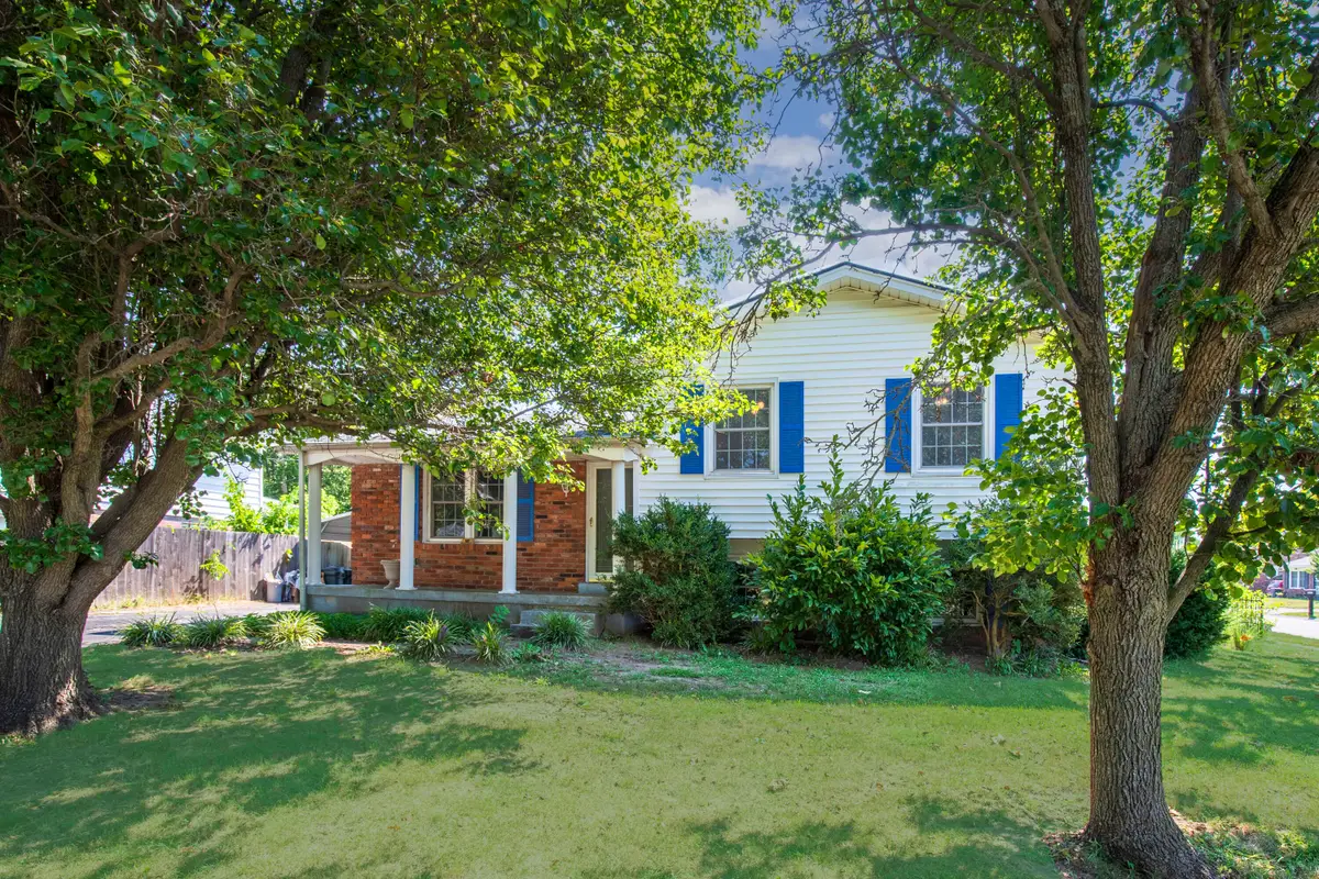 102 Merewood Drive, Versailles, KY 40383 - #1