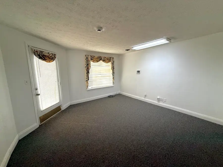 121 Short Street, Harrodsburg, KY 40330 - #3