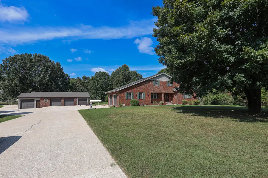 390 Windy Hills Circle, Calvert City, KY 42029 - #2