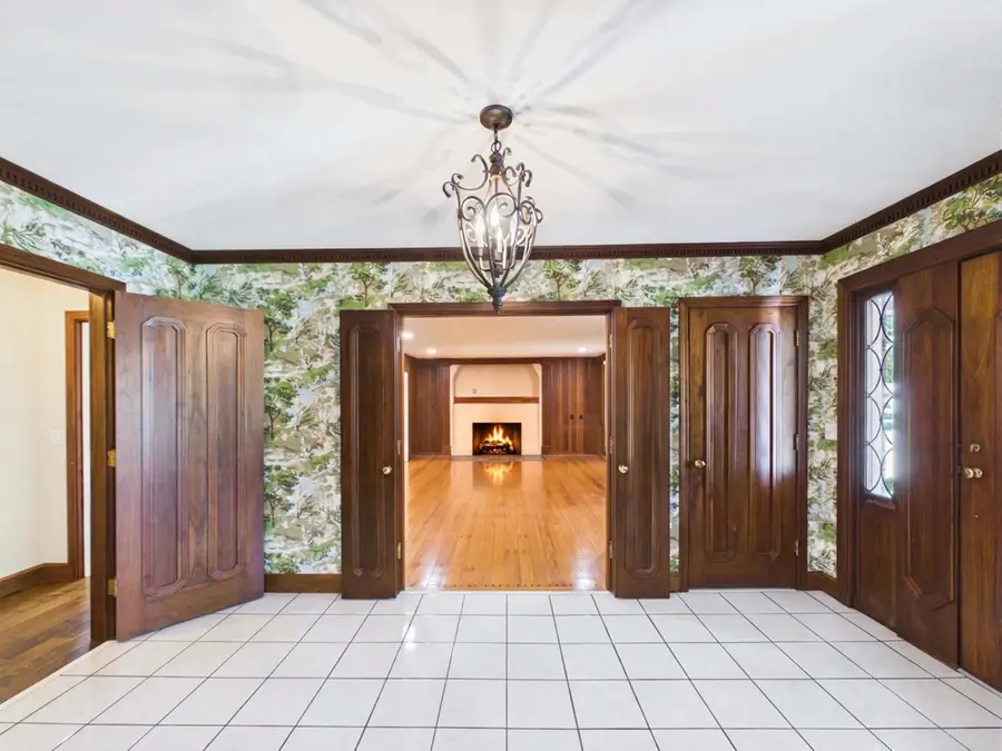 911 Sycamore Street, Murray, KY 42071 - #3
