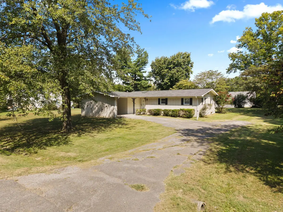 156 W 3rd Avenue, Calvert City, KY 42029 - #1