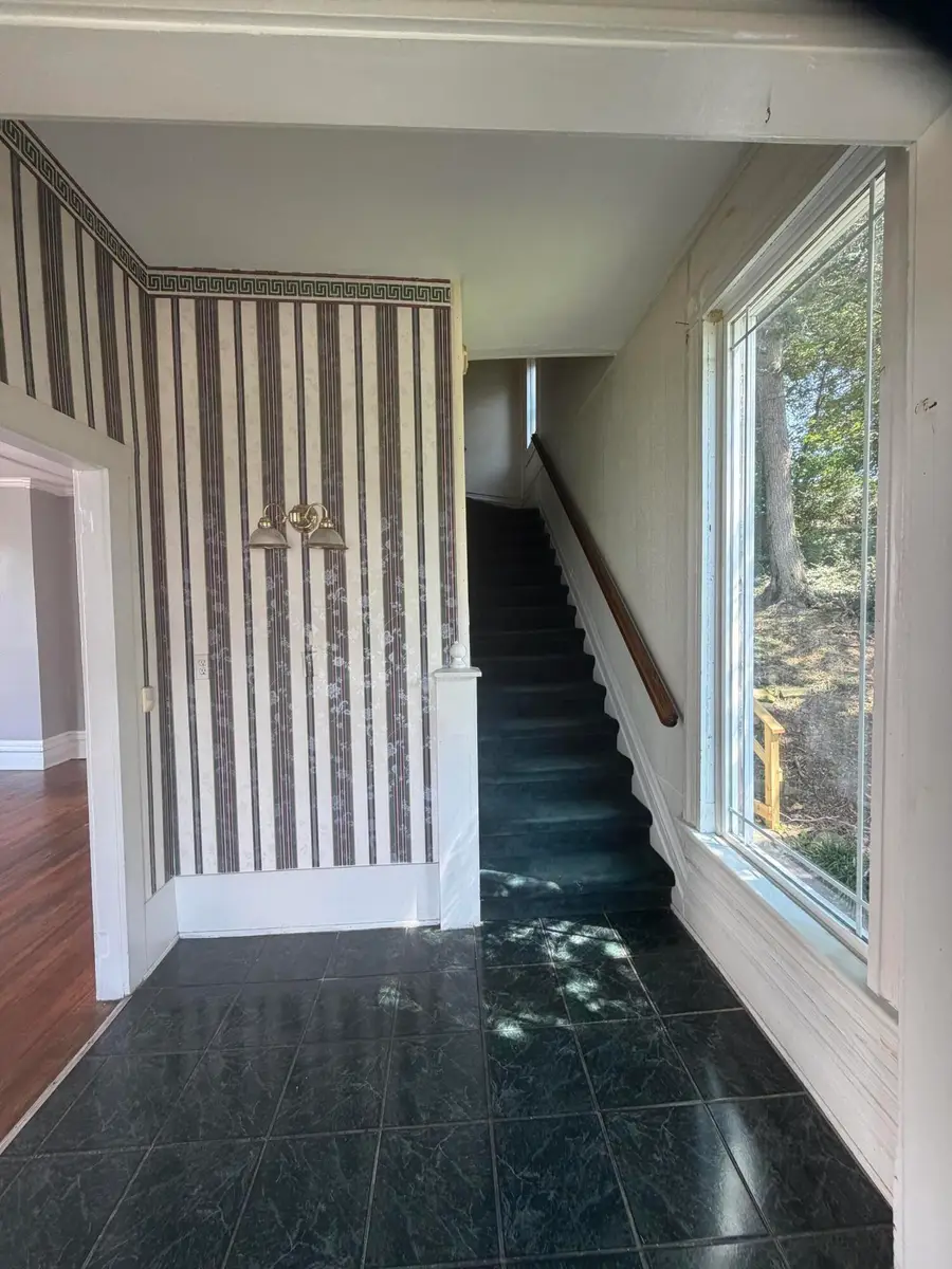 412 N 24th Street, Middlesboro, KY 40965 - #2