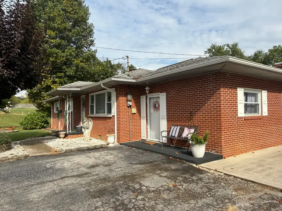 1017 N Main Street, Barbourville, KY 40906 - #3