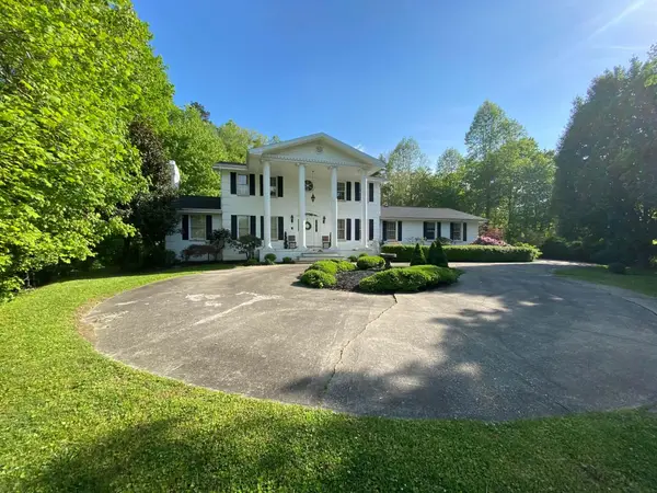 111 Paradise Acres, Hager Hill, KY 41222