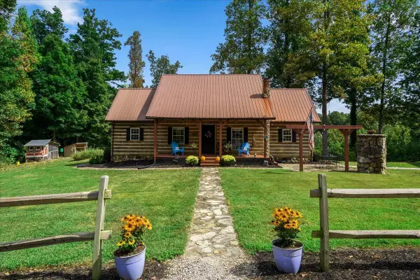9653 Mckee Road, Irvine, KY 40336
