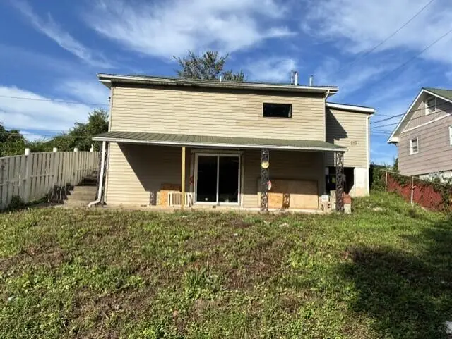 231 Pine Street, Paintsville, KY 41240 - #3