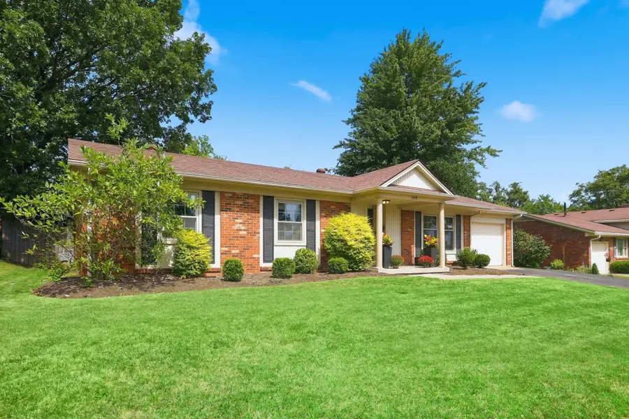 209 Melbourne Way, Lexington, KY 40503 - #2